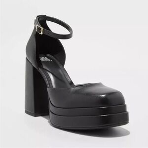 Black Platform Shoes with Chunky Heel and Ankle Strap